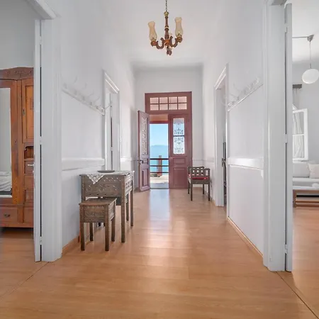 Vila Angelos *
